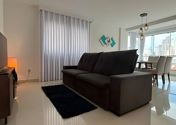 3 Quartos com A/C | 2 Vagas | 500m da Praia