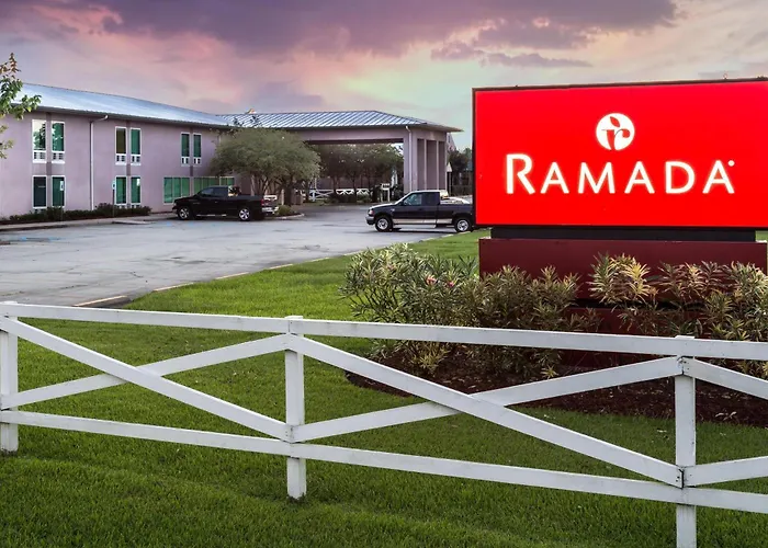 Ramada By Wyndham Luling