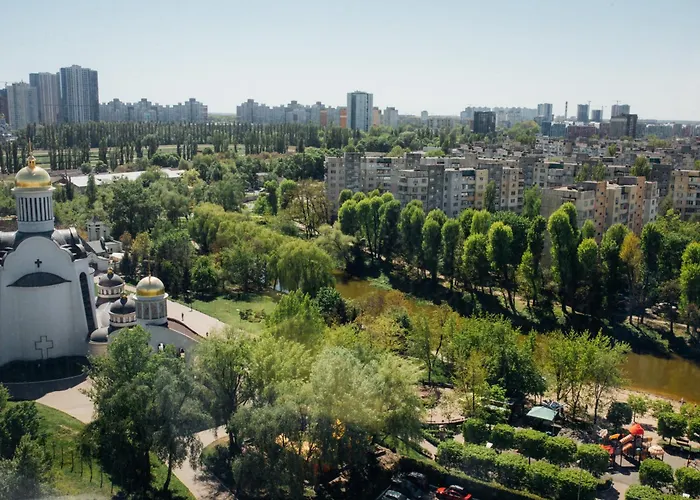 Favor Park Hotel