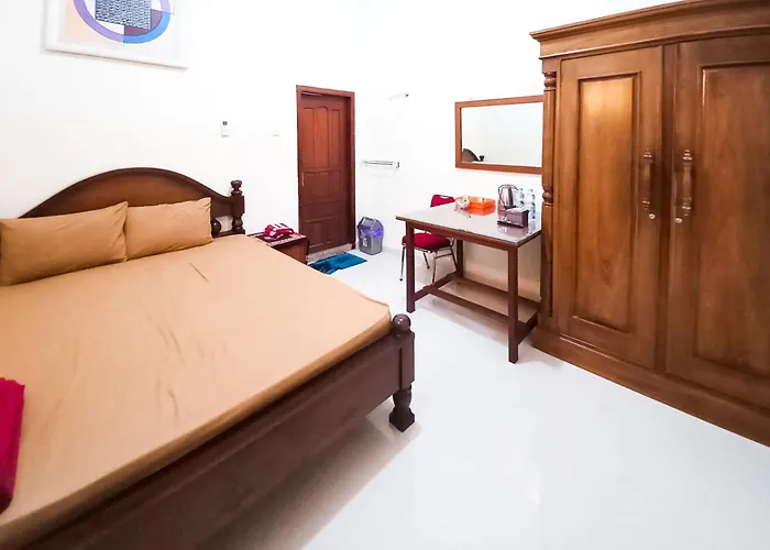 Wisma Trubus Syariah Redpartner Near Rsud Koesma Tuban