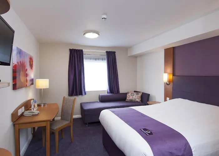 Premier Inn Dundee West