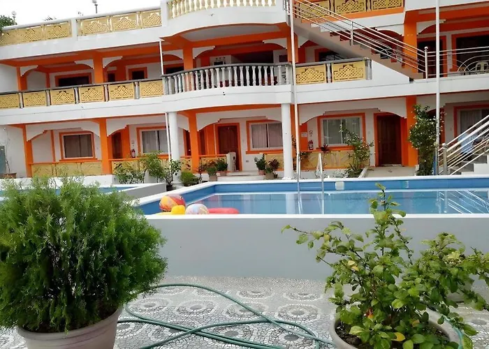 Palm Grove Saud Holiday Complex Hotel