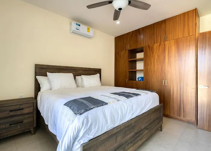 New 3 Bd Condo With Pool And Gym