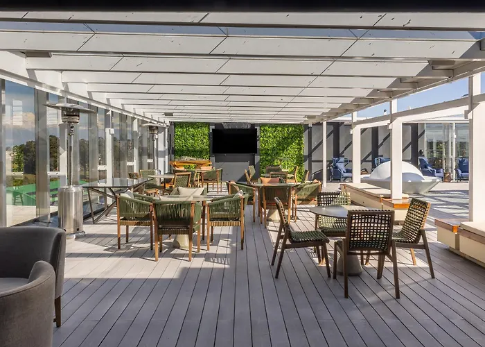Suryaa Hotel Pinhais, Curio Collection By Hilton