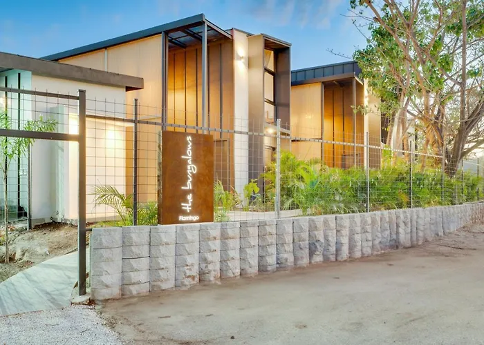 The Bungalows Flamingo - 10 Unit Boutique Hotel