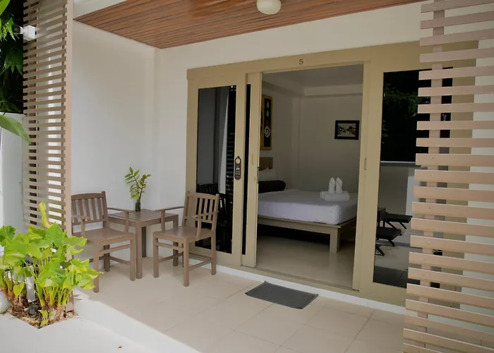 Ampha Place Hotel