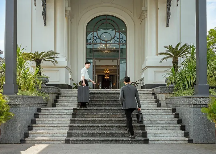Rex Quang Binh Hotel
