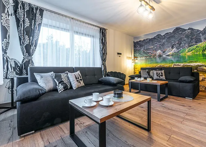 Giewont View Apartamenty z widokiem - Seven&Sauna, Jacuzzi, Basen - Grunwaldzka Krupówki Centrum Zakopane by RentiloPL