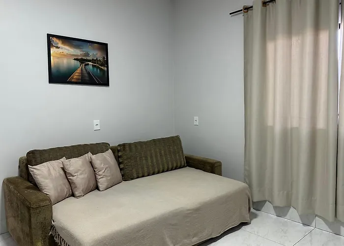 Apartamento completo ate 5 pessoas ou um quarto com sala e cozinha para 2 pessoas
