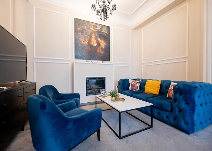 Kings Palace Suites