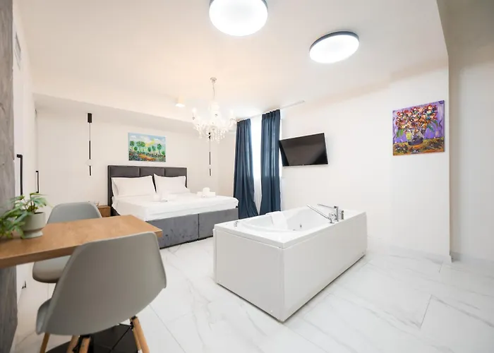 Kings Palace Suites
