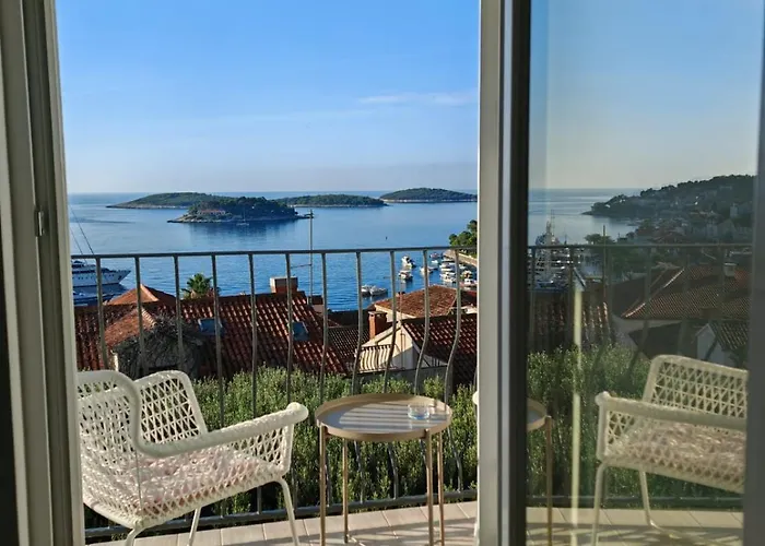 Hvar City Center Sea View Apartments & Free Parking