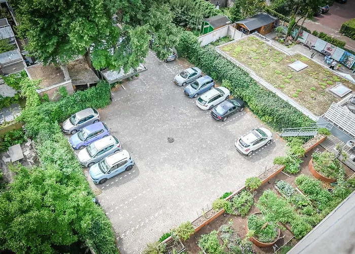 Court Garden Hotel