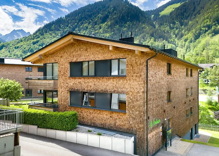Montanara Lodge