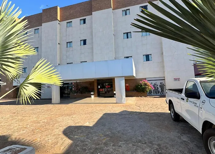 Inacio'S Plaza Hotel