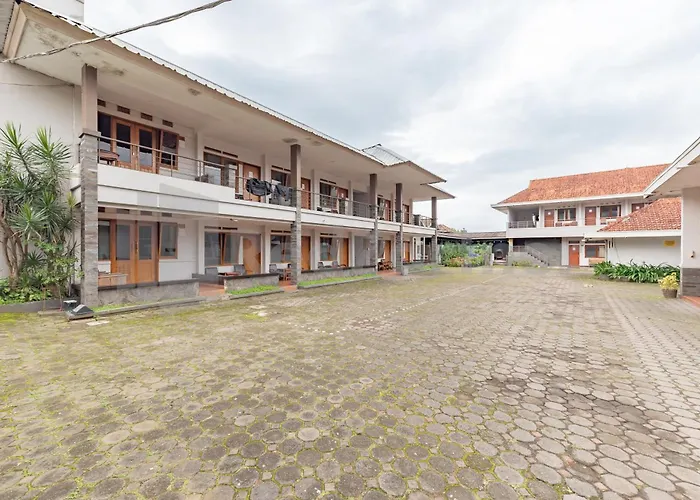 Yehezkiel Hotel Lembang Mitra Reddoorz
