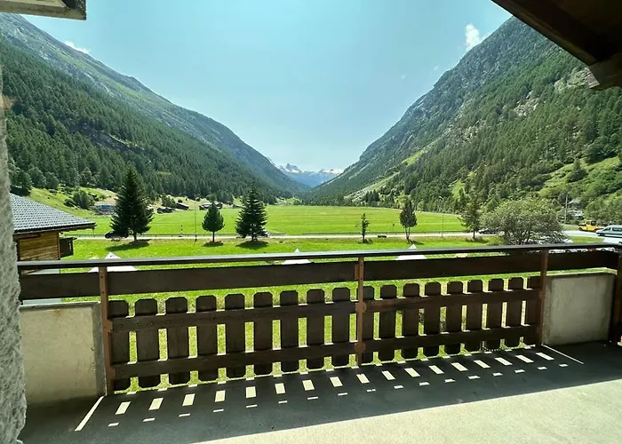 Mountain Majesty Apartment With Stunning Views