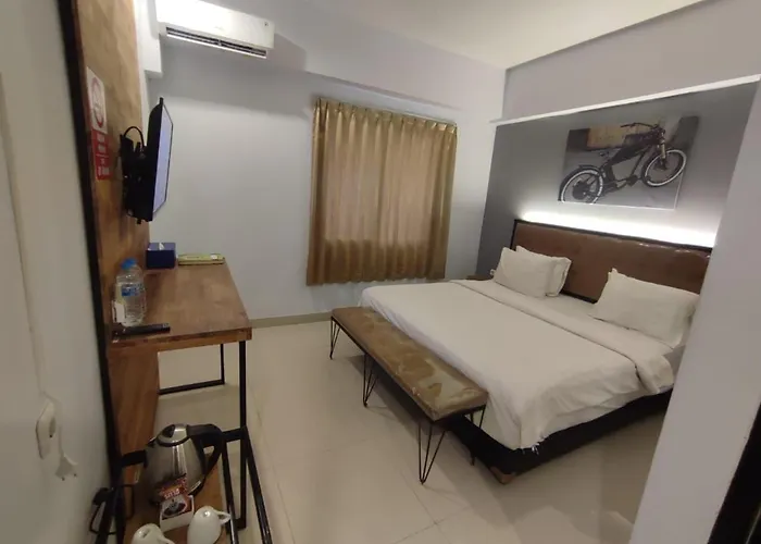 De La Charis Hotel By Waringin Hospitality