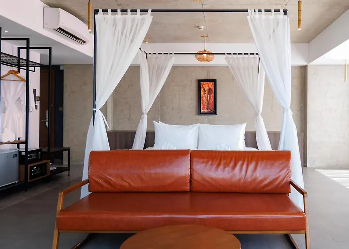 Check Inn Phnom Penh Royal Palace