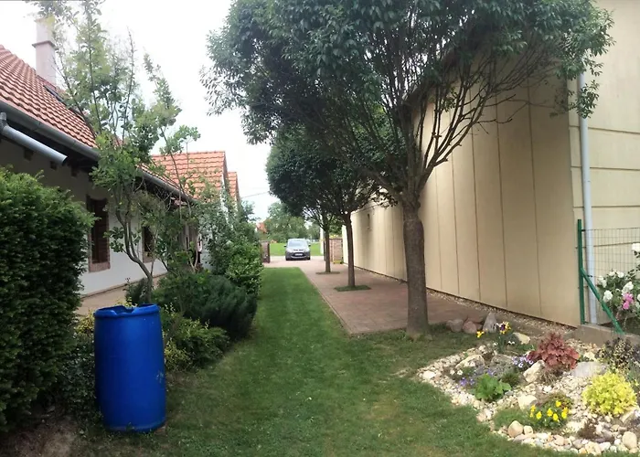 Negy Evszak Apartmanhaz