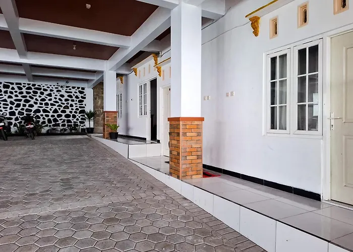 Hotel Green View Near Sarangan Lake Redpartner