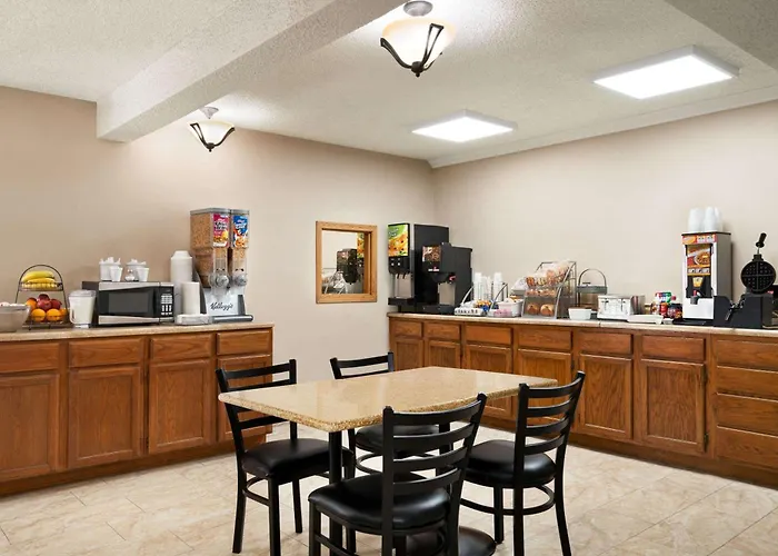 Super 8 By Wyndham Liberal Ks
