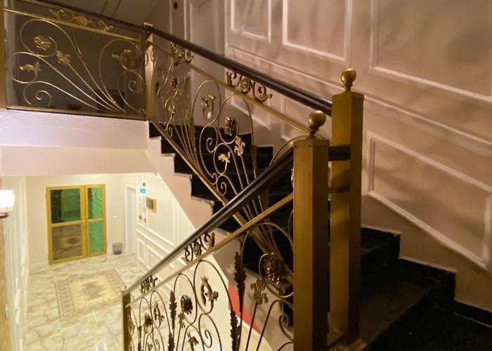 Eighth Wonders Hotel