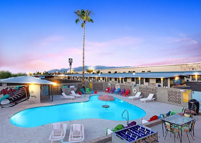 Hotel Mccoy Tucson - Art, Coffee, Beer, Wine, Pool