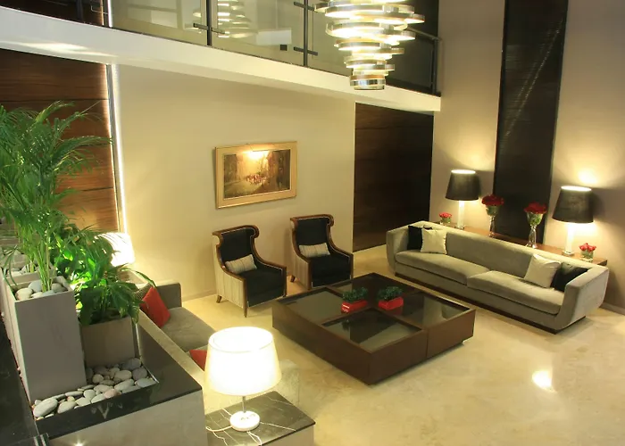 Grand King Hotel