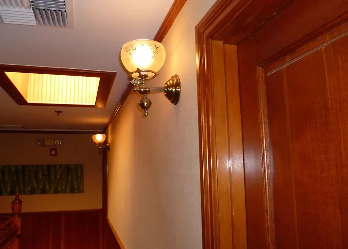Hotel Lahaina (Adults Only)