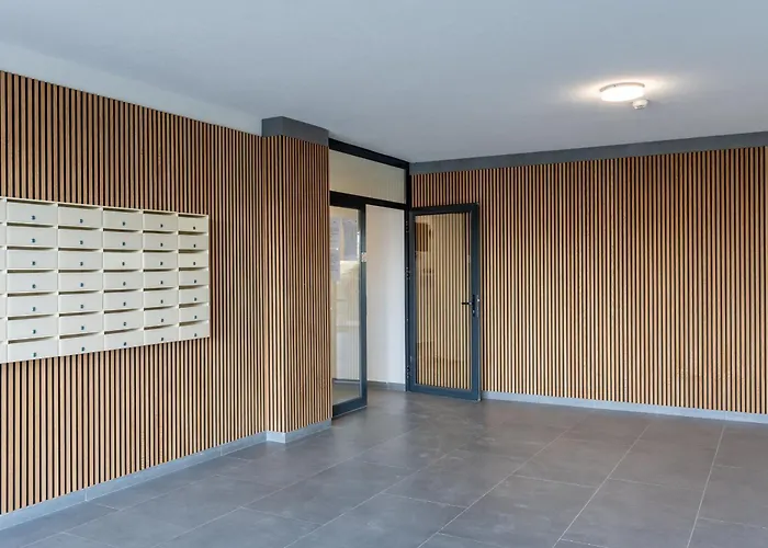 Xtn House Airport With Parking