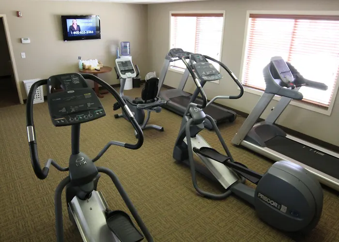 C'Mon Inn & Suites Fargo