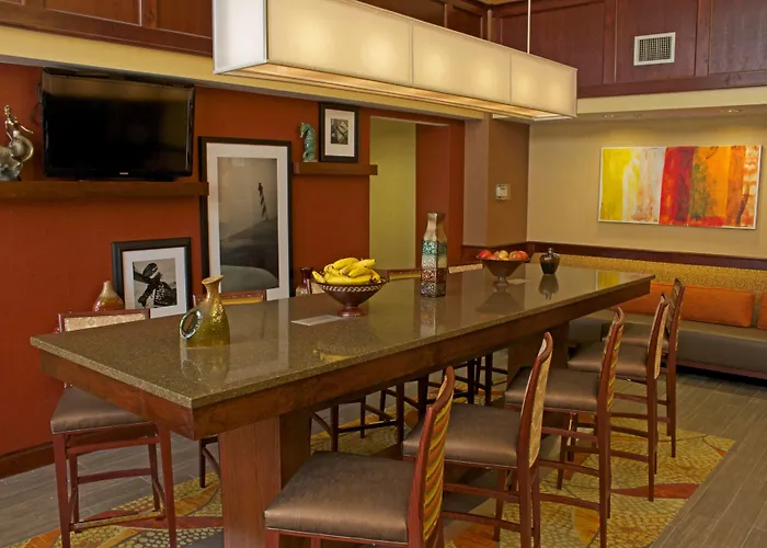 Hampton Inn & Suites Norfolk-Airport