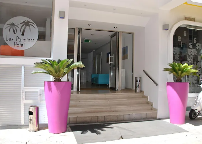 Les Palmiers Beach Boutique Hotel & Luxury Apartments