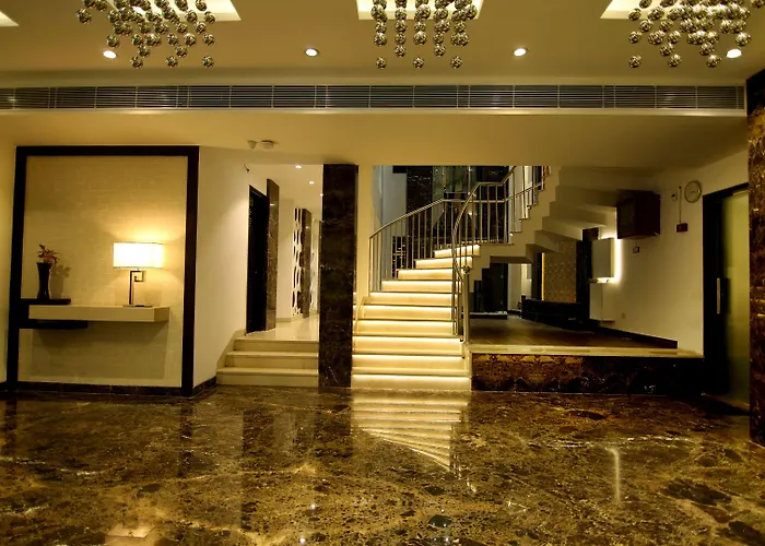 Hotel The Prime Balaji Deluxe, City Centre, With Free Airport Pickup