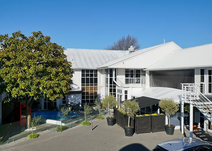 Pavilions Hotel