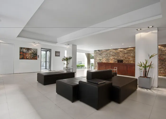 San Isidro Plaza Hotel