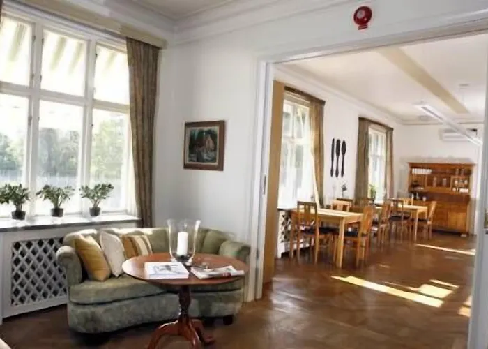 Adels Hotel