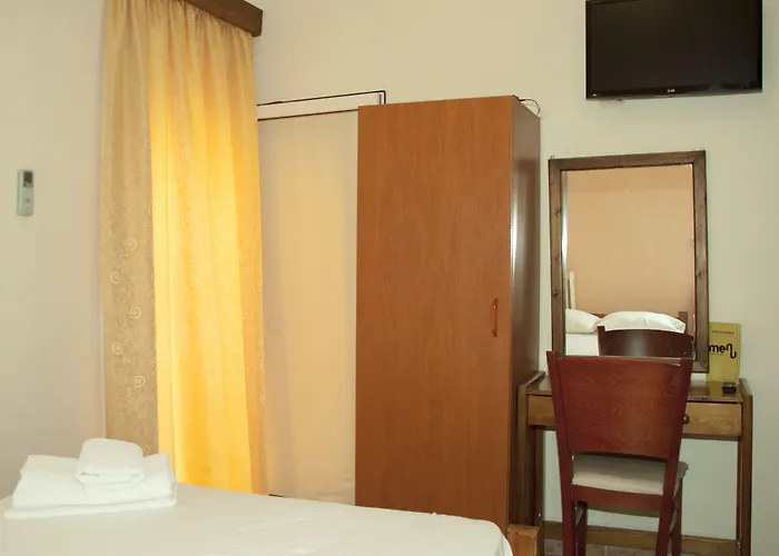 Stavrodromi Hotel
