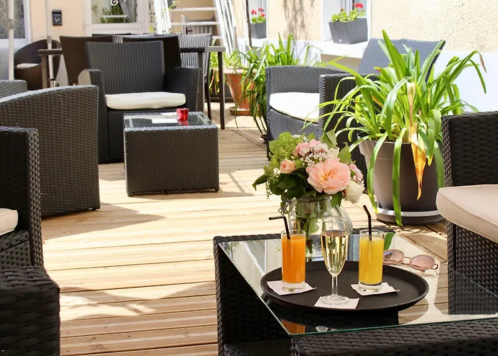 Logis Hotel - Le Charleston