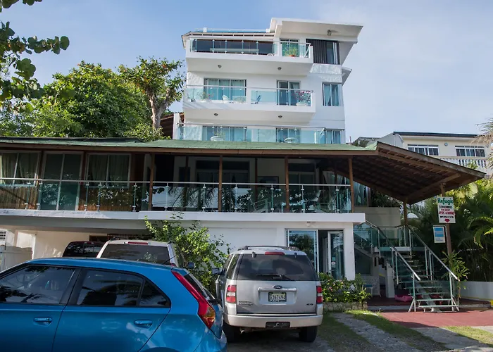 Hotel Neptuno Refugio