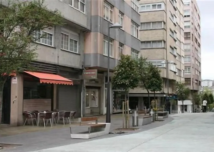 Hostal Liste Station