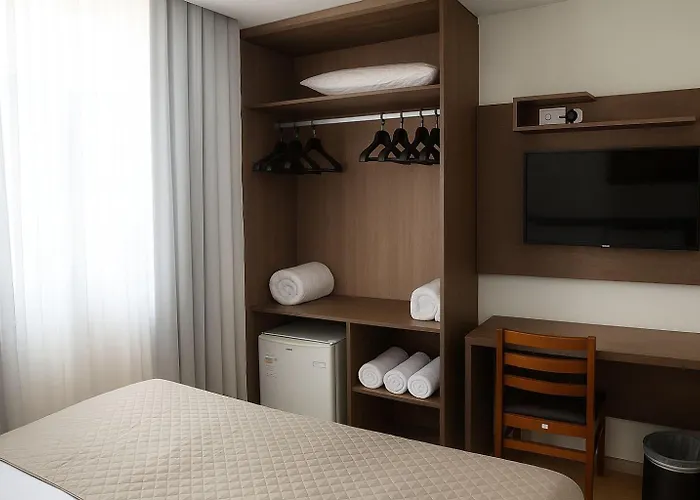 Vida Plaza Hotel