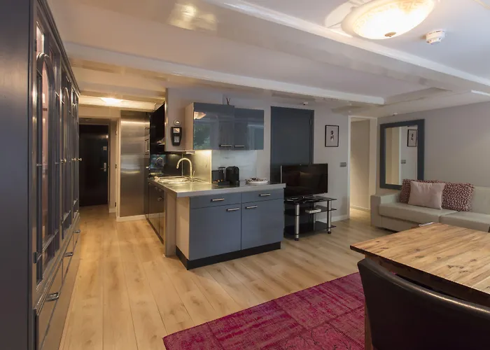 Dutch Masters Short Stay Apartments