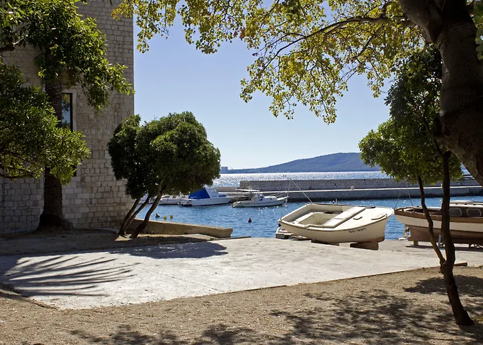 Hotel Riva Kastela With Swimming Pool