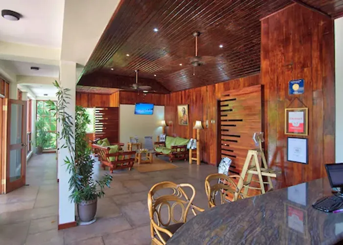Hibiscus Lodge Hotel