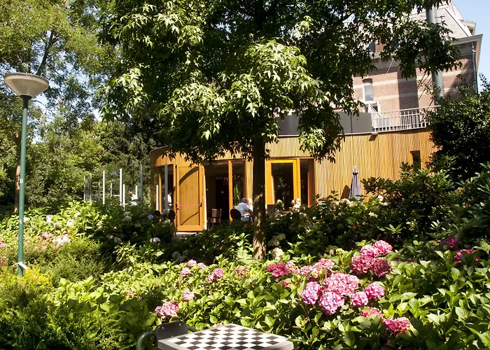 Hotel De Villa
