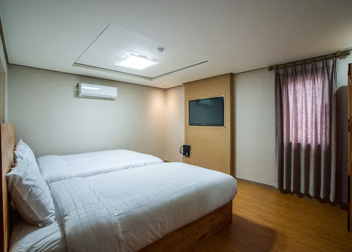 Maple Hotel
