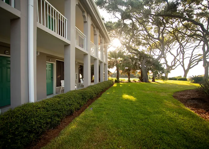 Beachview Club Hotel