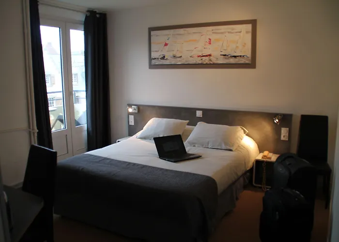 Hotel De La Mer